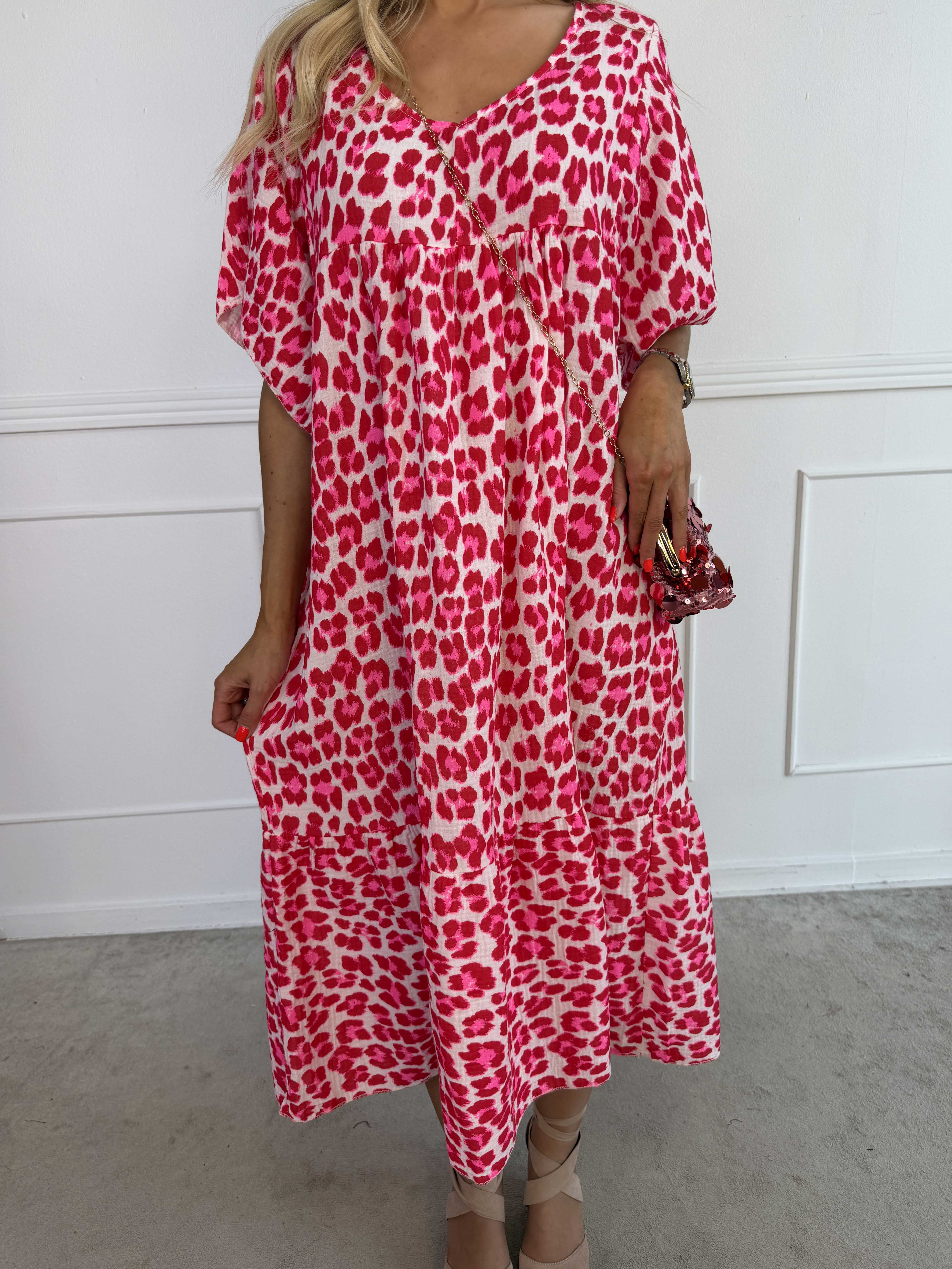 Ciara - Bomuldskjole i leopardprint med flæsekant forneden